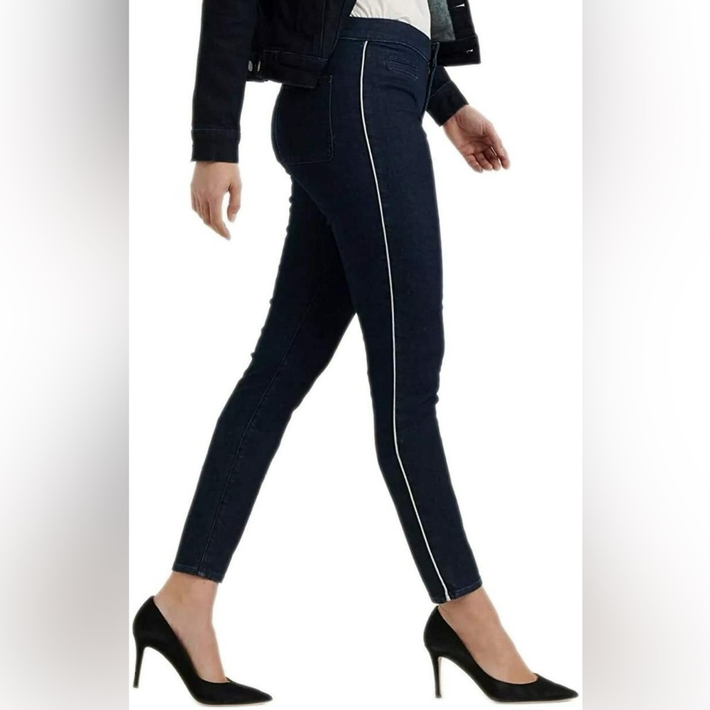 NWT Lucky Brand Womenโs Dark Blue Wash Bridgette Skinny Jeans